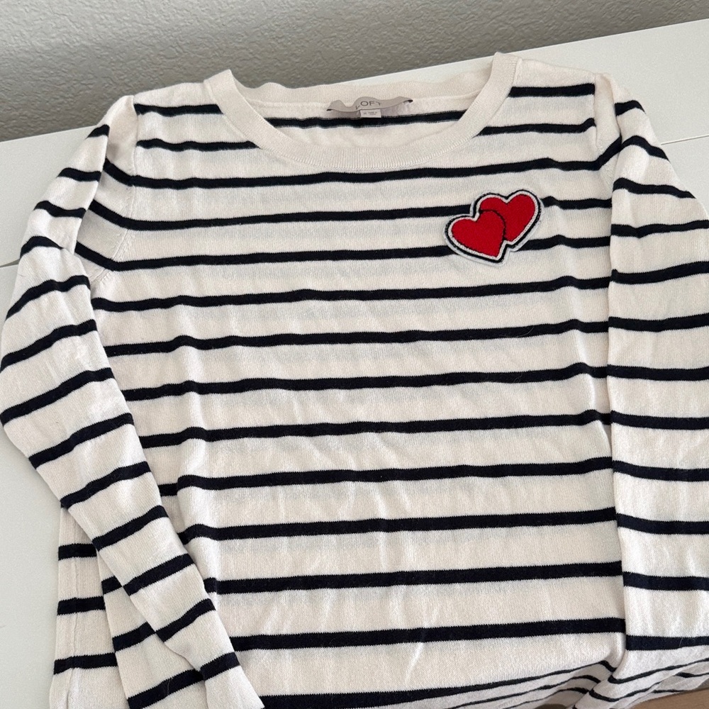 ⭐️✨3 for$20 ✨⭐️Striped Loft sweater with Heart Patch